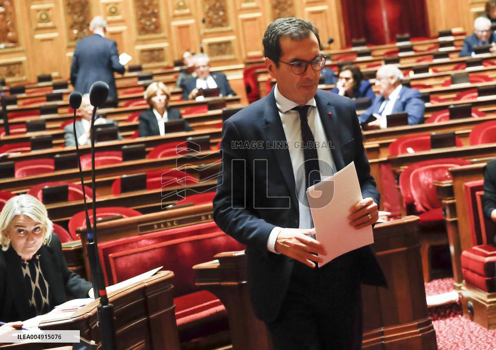 Debate on The Social Security Bill in The Senate - Paris