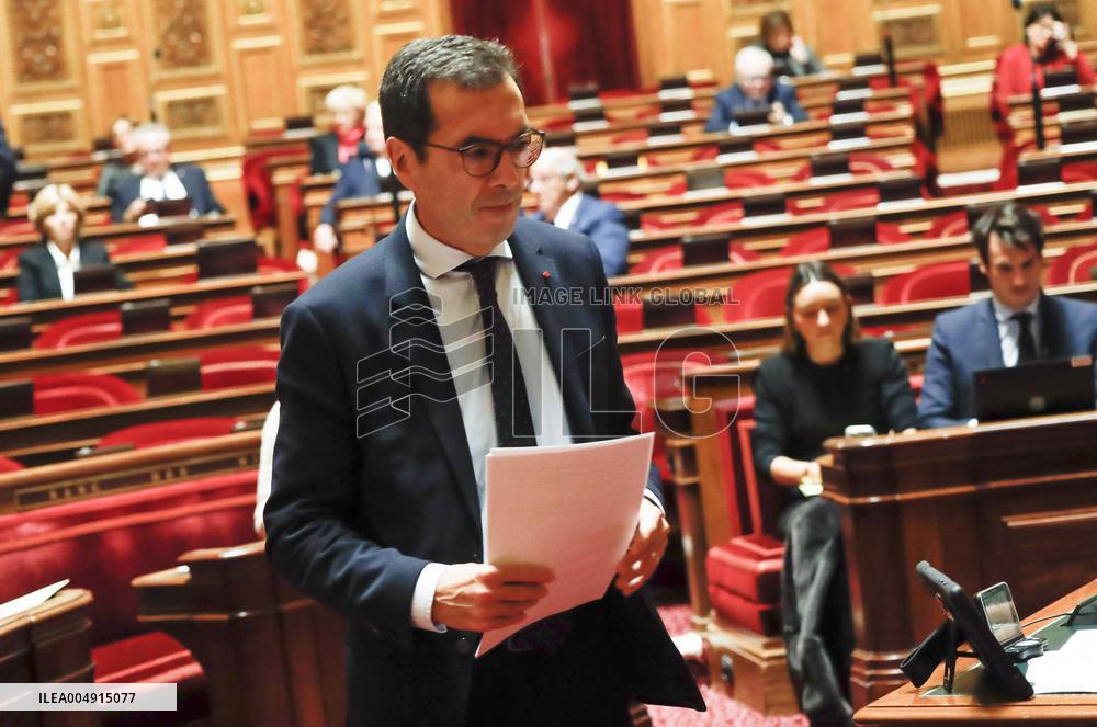 Debate on The Social Security Bill in The Senate - Paris