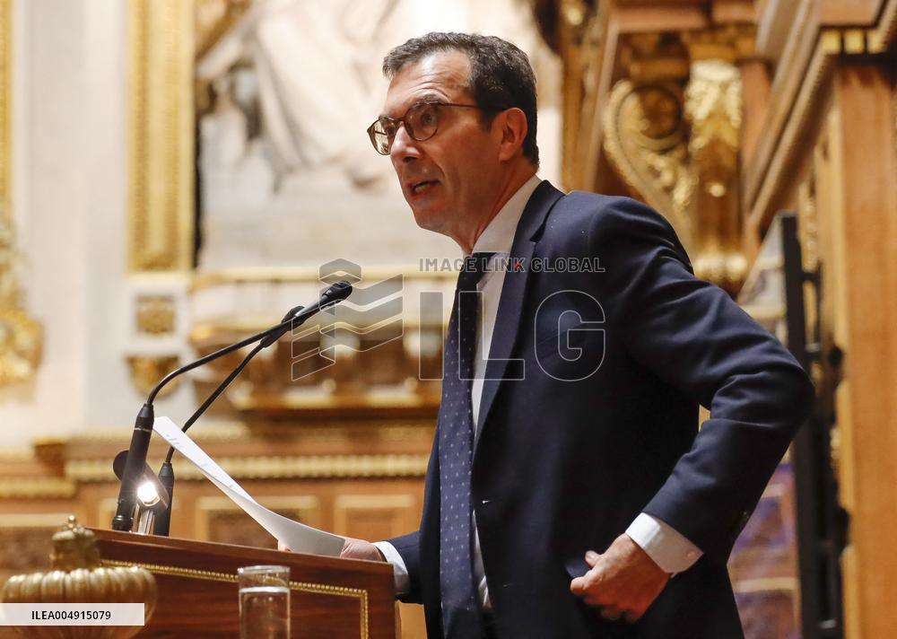 Debate on The Social Security Bill in The Senate - Paris