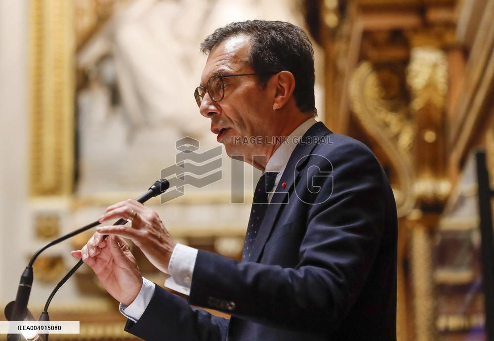 Debate on The Social Security Bill in The Senate - Paris