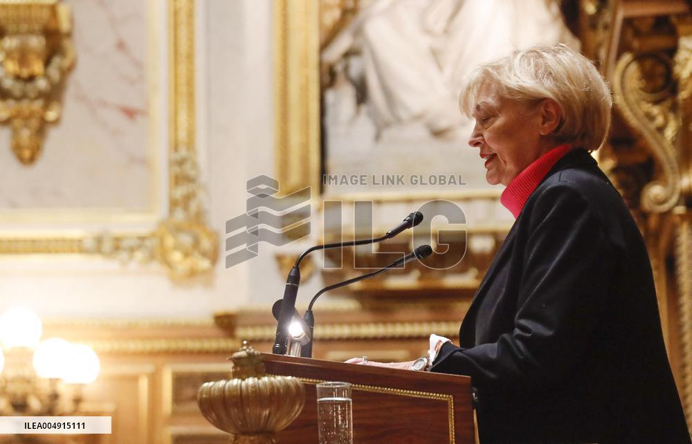 Debate on The Social Security Bill in The Senate - Paris