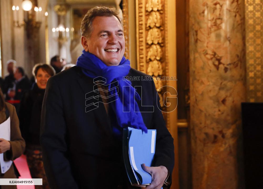 Questions to The Government - Paris