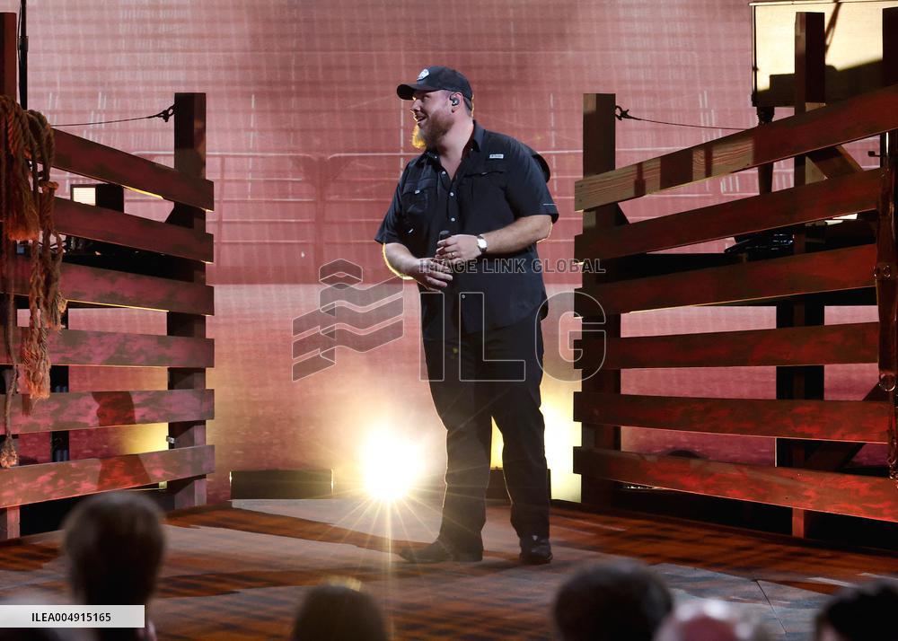 59th Annual CMA Awards - Show