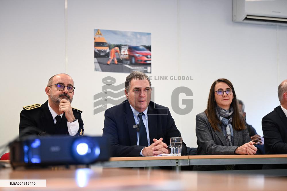 Philippe Tabarot Visits The Saint-Denis Maintenance And Intervention Center