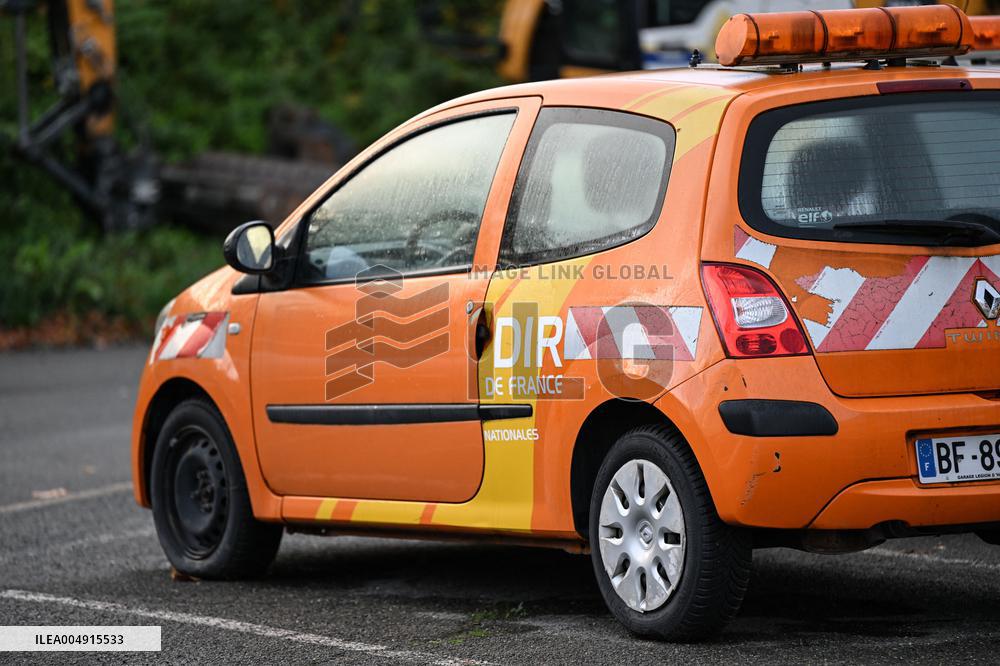 Philippe Tabarot Visits The Saint-Denis Maintenance And Intervention Center