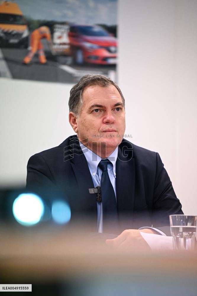 Philippe Tabarot Visits The Saint-Denis Maintenance And Intervention Center