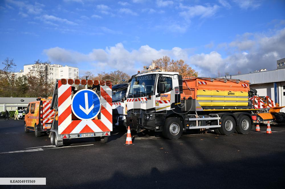 Philippe Tabarot Visits The Saint-Denis Maintenance And Intervention Center