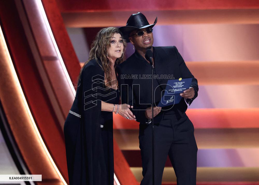 59th Annual CMA Awards - Show