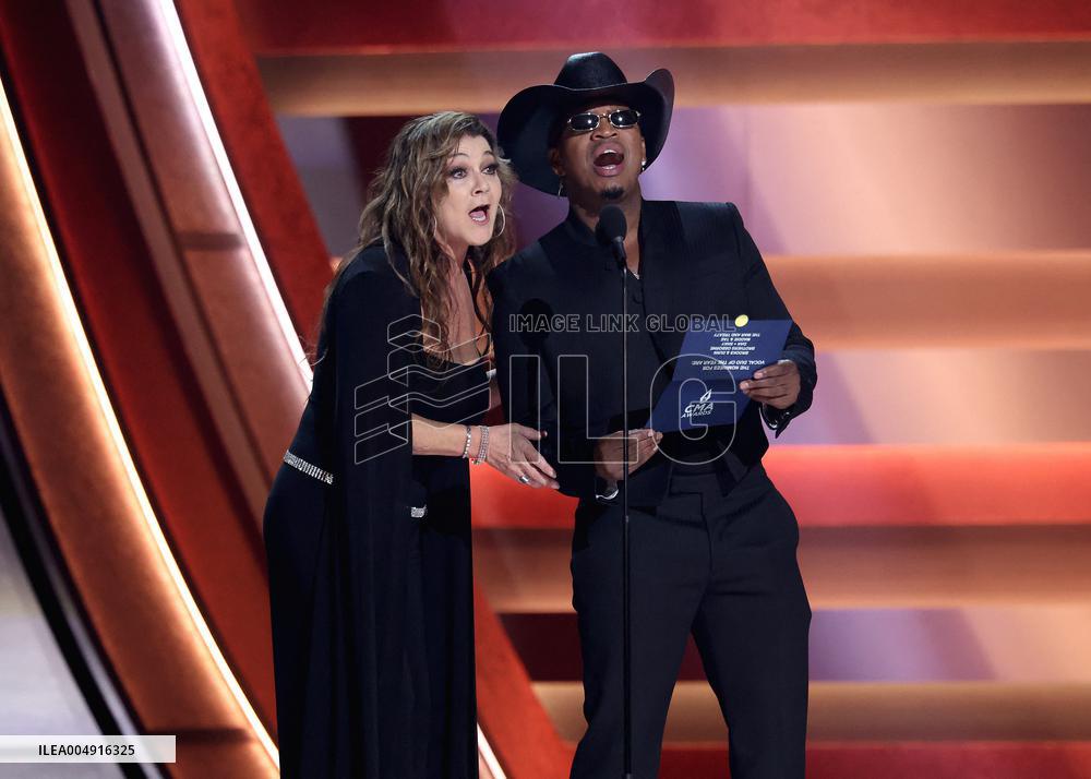 59th Annual CMA Awards - Show