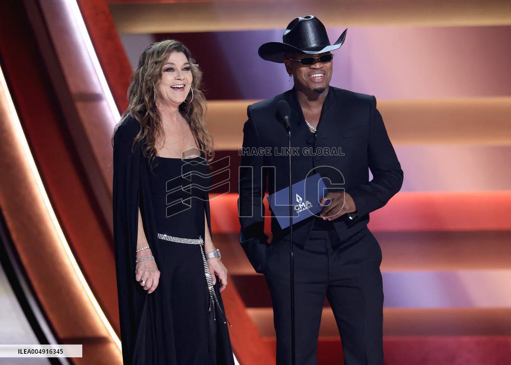 59th Annual CMA Awards - Show