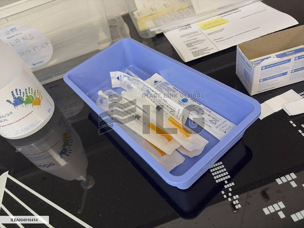 Illustration Covid And Flu Vaccination Syringes - France