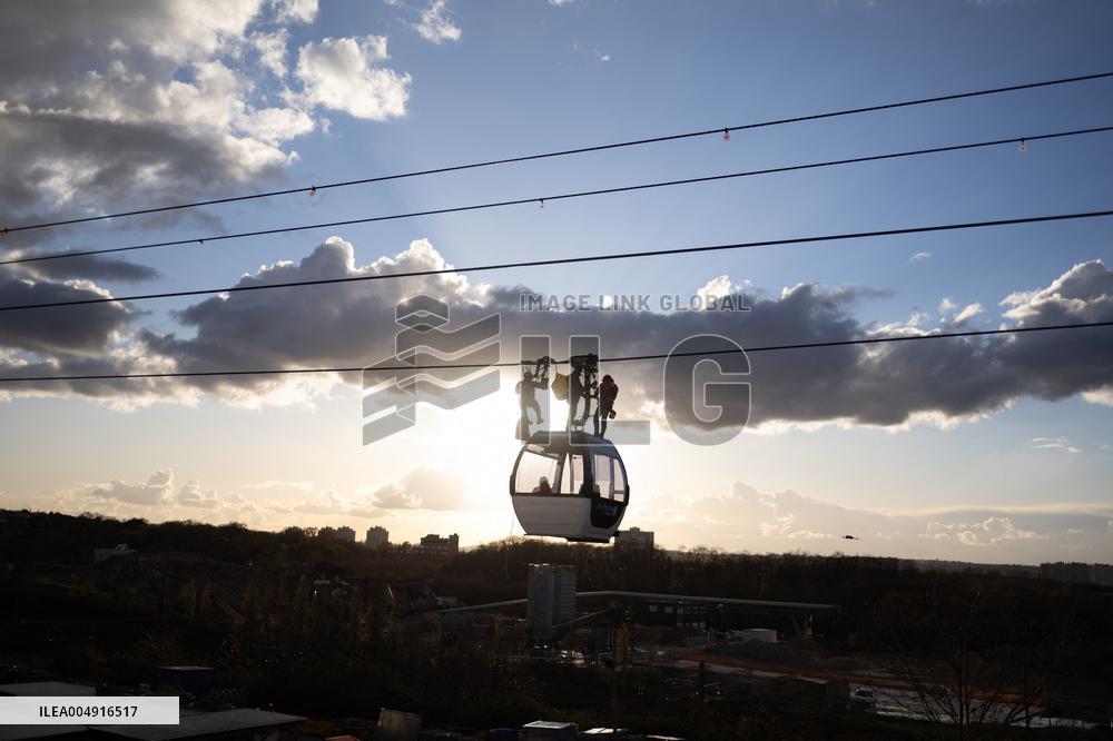 Firefighter evacuation exercice on urban cable car - Limeil-Brevannes