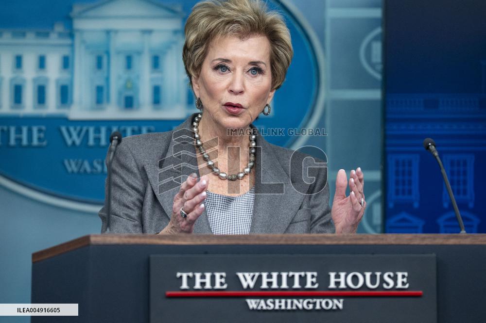 Ed. Secretary McMahon, WH Secretary Leavitt Host Press Briefing at White House