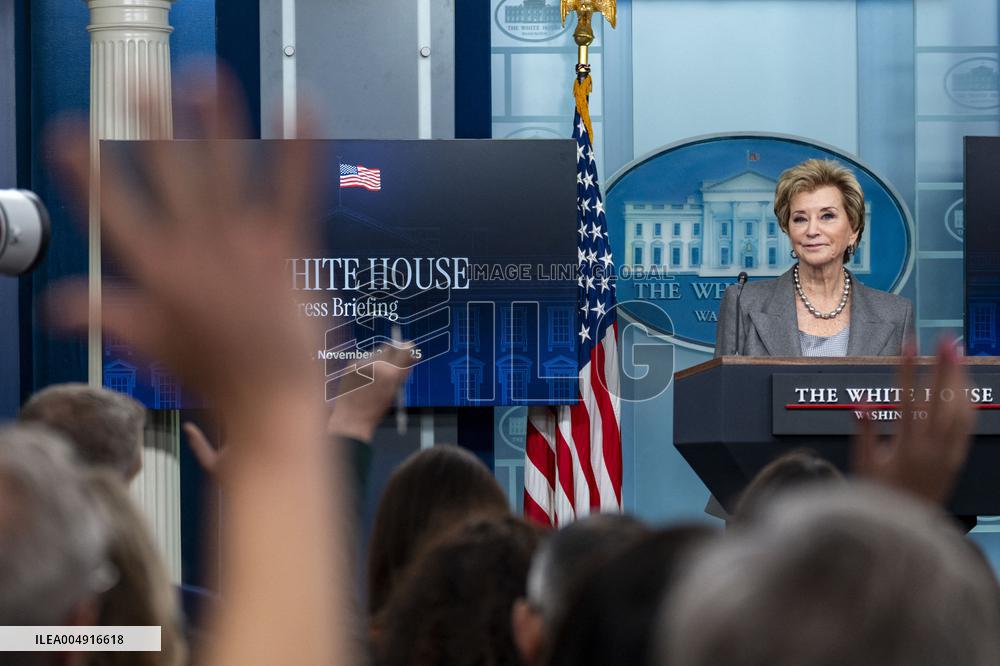 Ed. Secretary McMahon, WH Secretary Leavitt Host Press Briefing at White House
