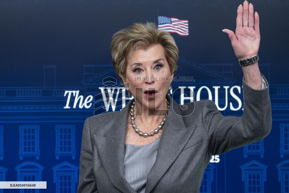 Ed. Secretary McMahon, WH Secretary Leavitt Host Press Briefing at White House