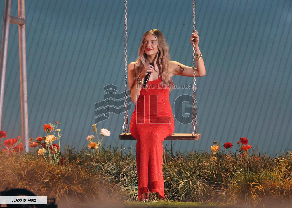 59th Annual CMA Awards - Show