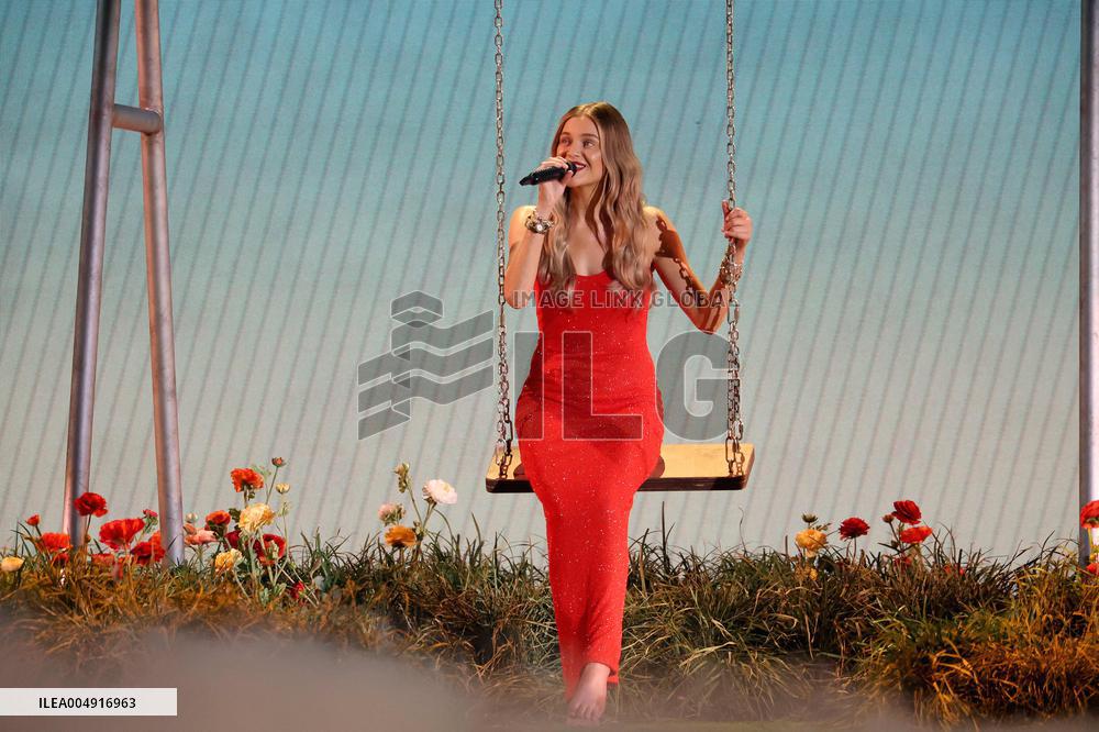 59th Annual CMA Awards - Show