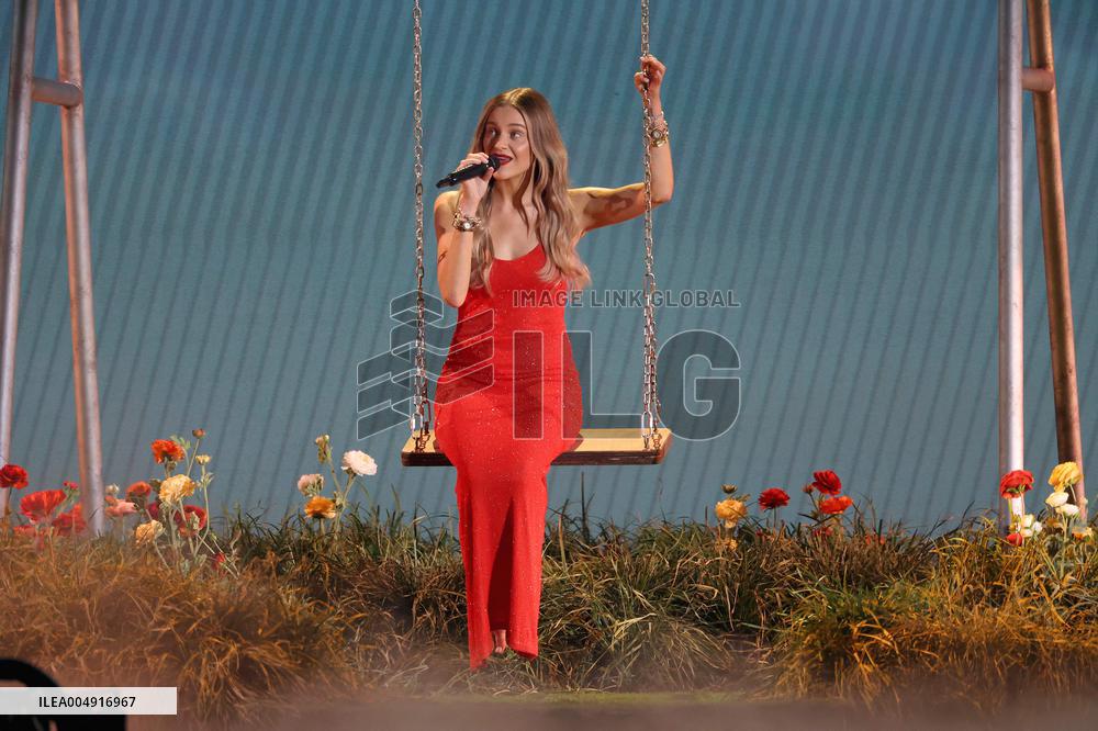 59th Annual CMA Awards - Show