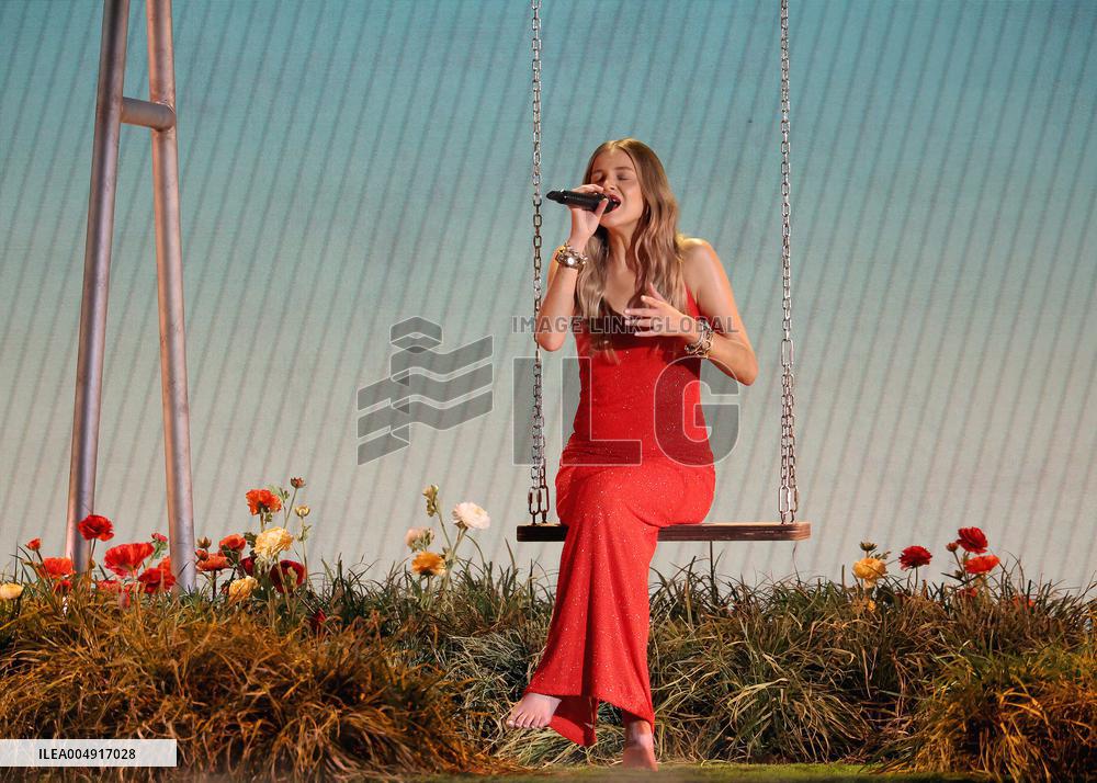 59th Annual CMA Awards - Show