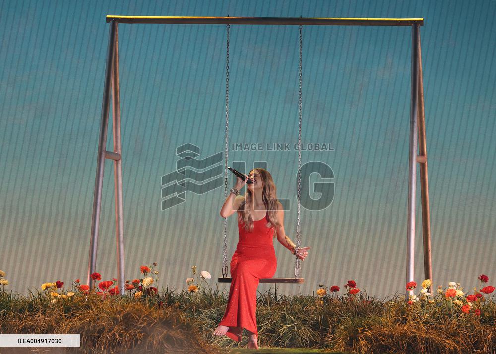 59th Annual CMA Awards - Show