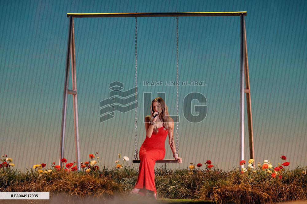 59th Annual CMA Awards - Show