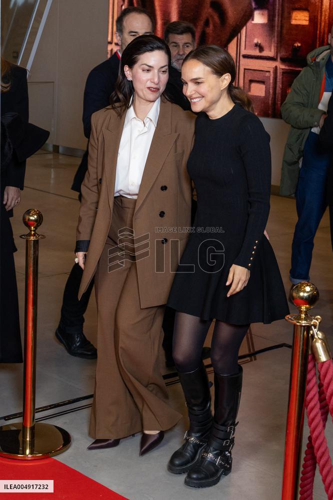 Vie Privee Paris Film Premiere NB