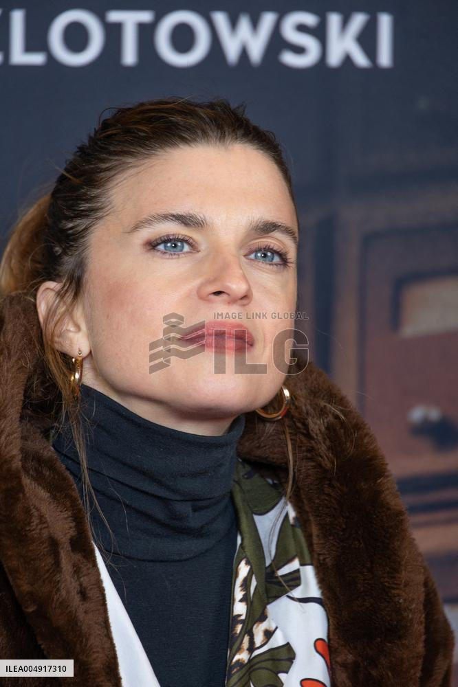 Vie Privee Paris Film Premiere NB