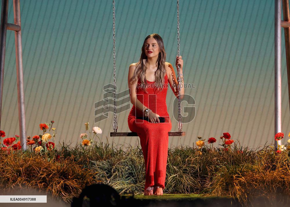 59th Annual CMA Awards - Show