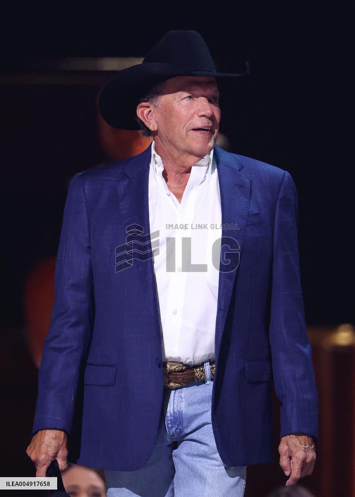 59th Annual CMA Awards - Show