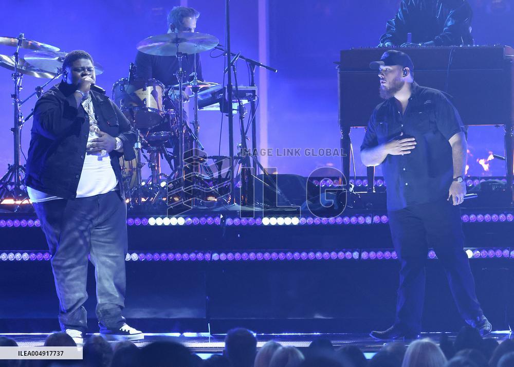 59th Annual CMA Awards - Show