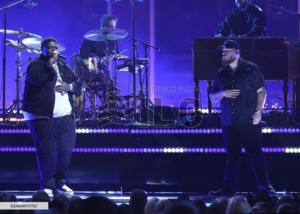 59th Annual CMA Awards - Show