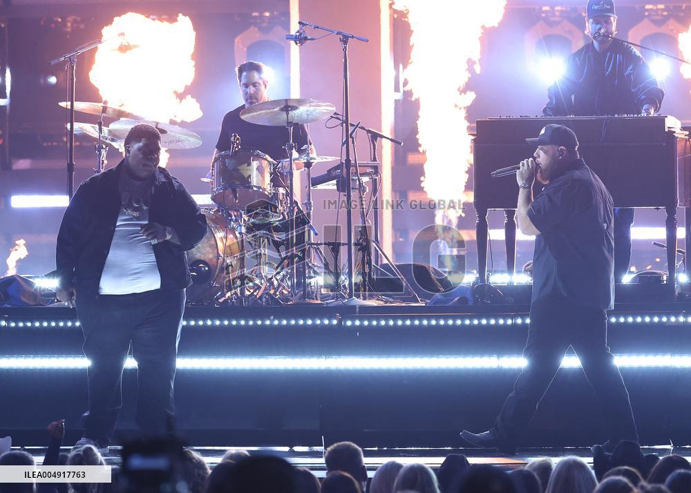 59th Annual CMA Awards - Show
