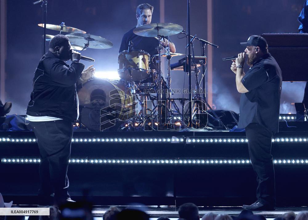 59th Annual CMA Awards - Show