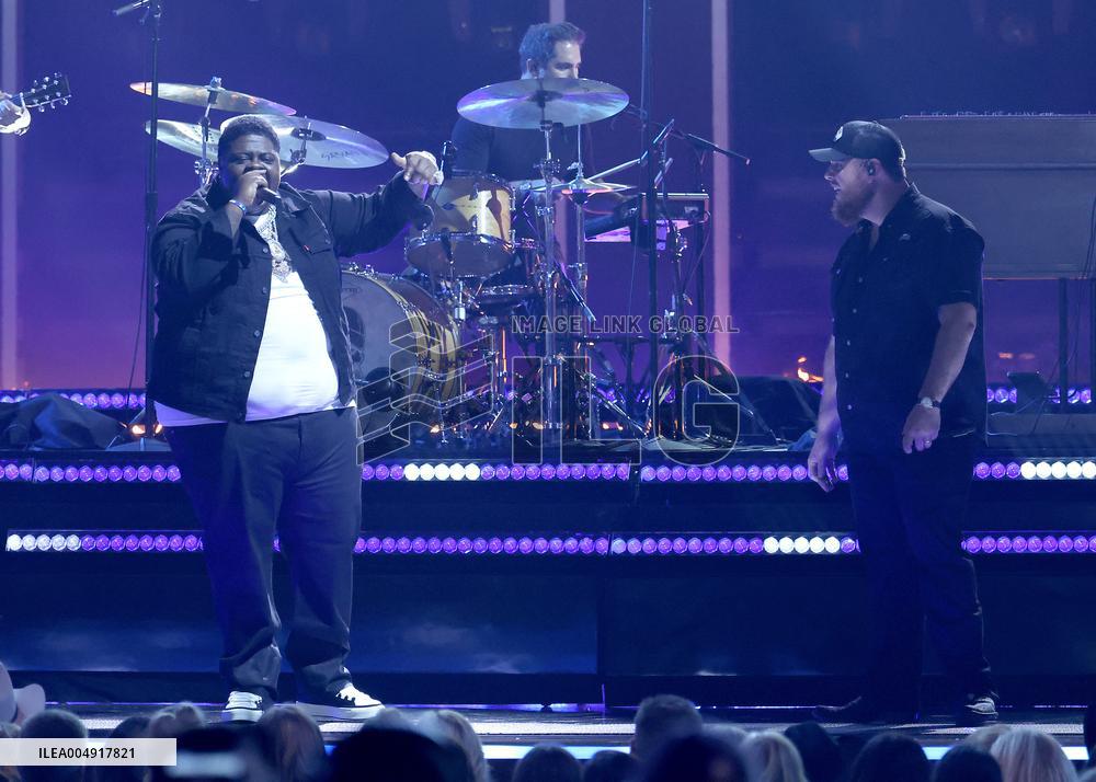 59th Annual CMA Awards - Show