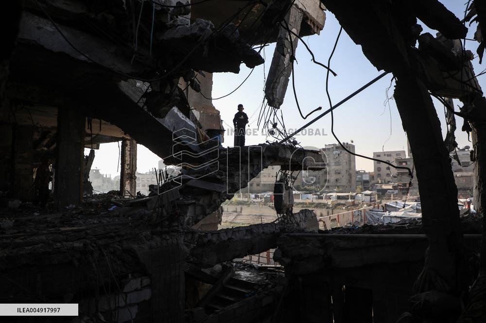 Israeli Airstrikes in Al-Zeitoun Neighborhood - Gaza