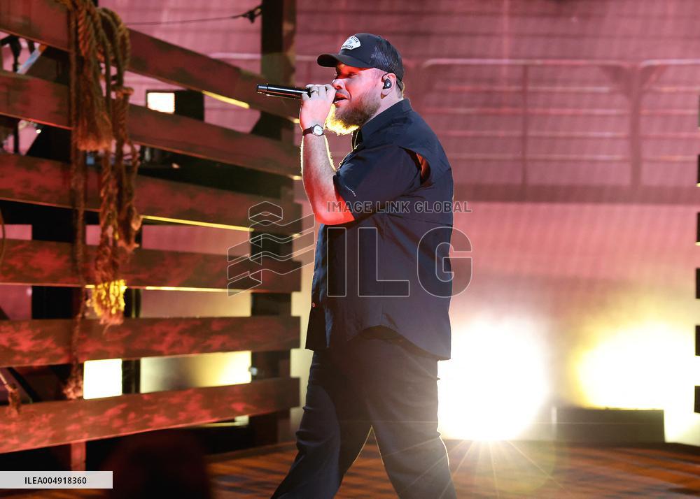 59th Annual CMA Awards - Show