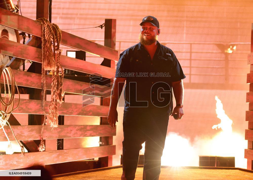 59th Annual CMA Awards - Show