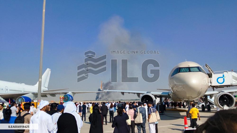 Indian Fighter Jet Crashes at Dubai Airshow