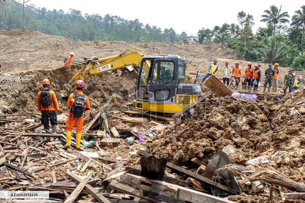Landslide Hit A Residential Area in Pandanarum Village - Indonesia