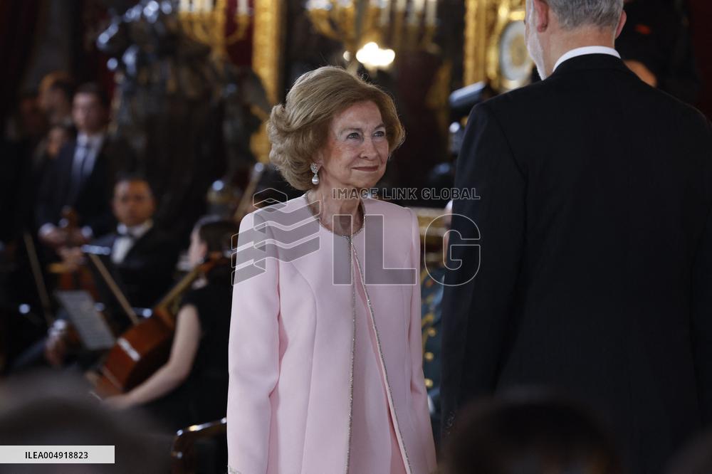 Spanish Royal Family At Golden Fleece Award Ceremony - Madrid