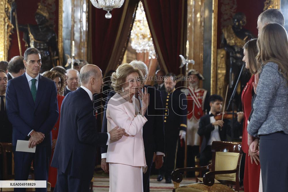 Spanish Royal Family At Golden Fleece Award Ceremony - Madrid