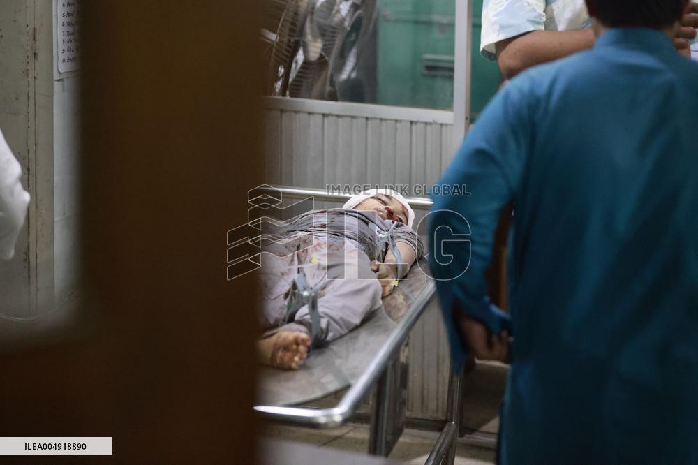 5.7-Magnitude Earthquake Kills 8 in Bangladesh