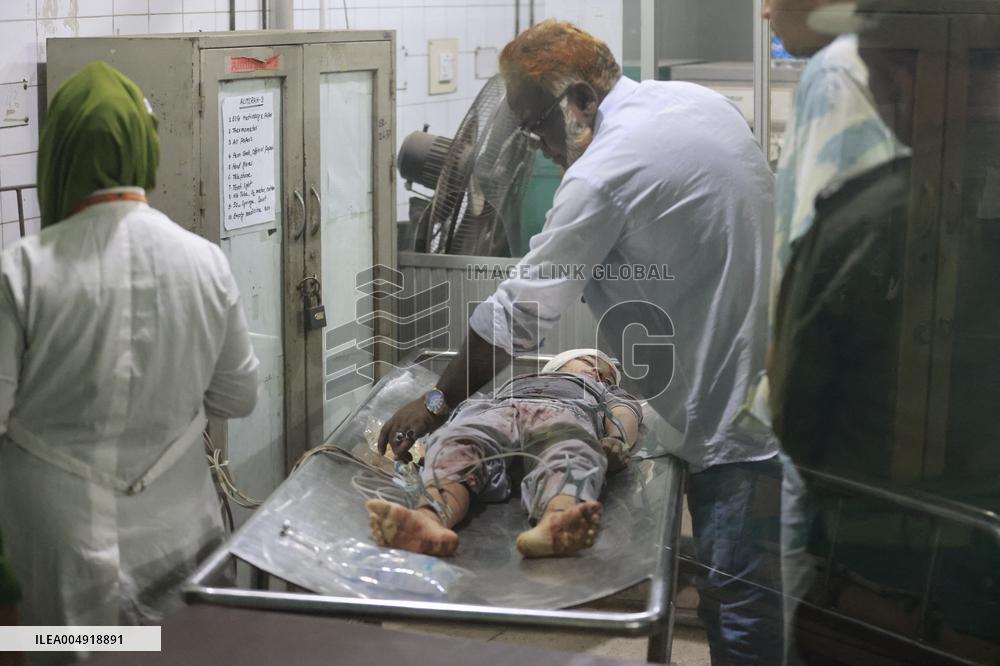 5.7-Magnitude Earthquake Kills 8 in Bangladesh