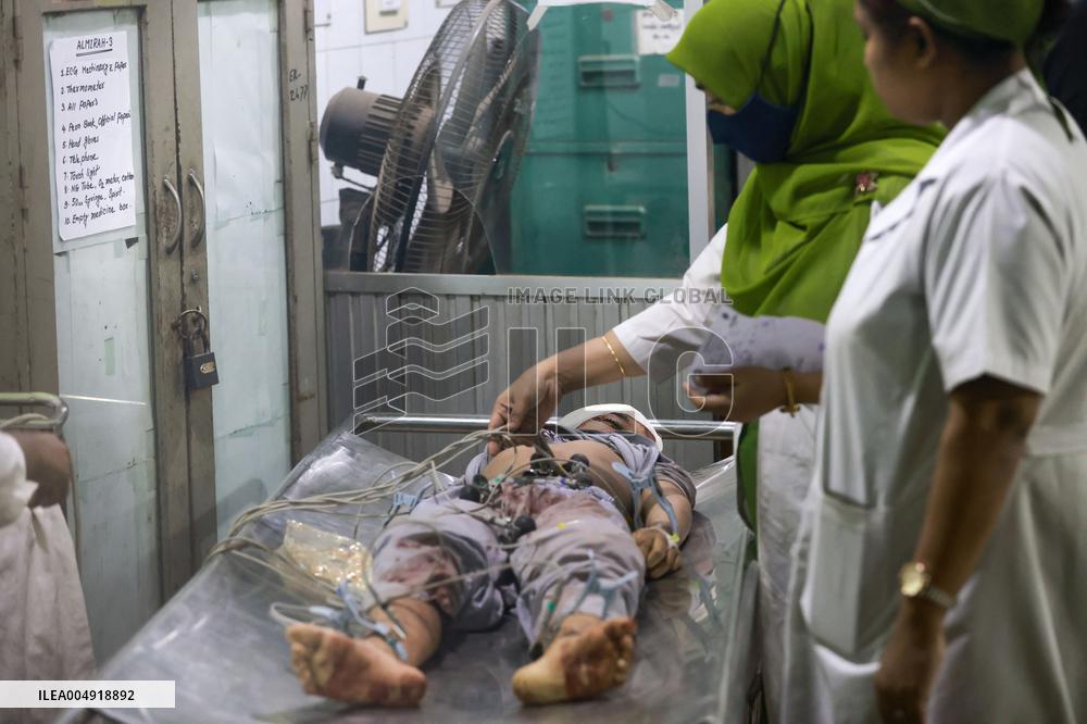 5.7-Magnitude Earthquake Kills 8 in Bangladesh