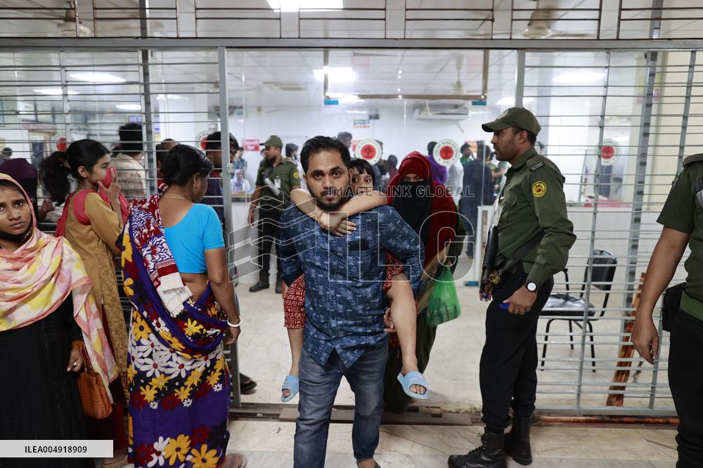 5.7-Magnitude Earthquake Kills 8 in Bangladesh