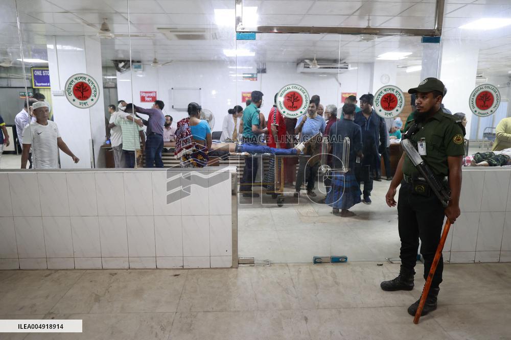 5.7-Magnitude Earthquake Kills 8 in Bangladesh