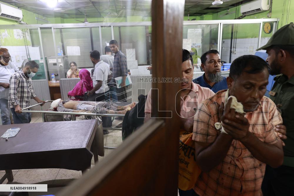 5.7-Magnitude Earthquake Kills 8 in Bangladesh