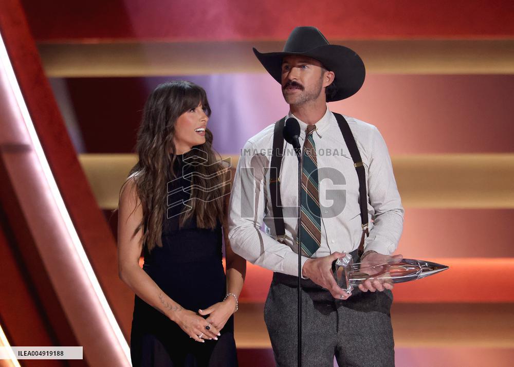 59th Annual CMA Awards - Show