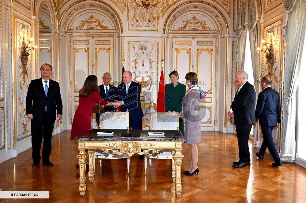 NO TABLOIDS - Prince Albert and Princess Charlene with Portuguese President during a Signing Ceremony - Monaco