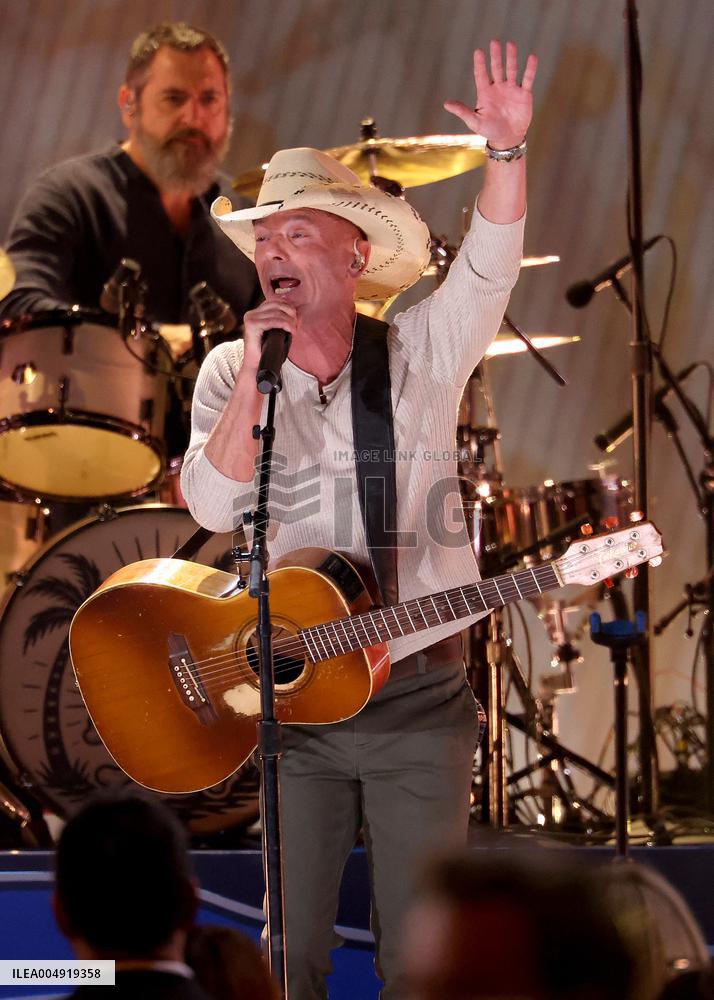 59th Annual CMA Awards - Show